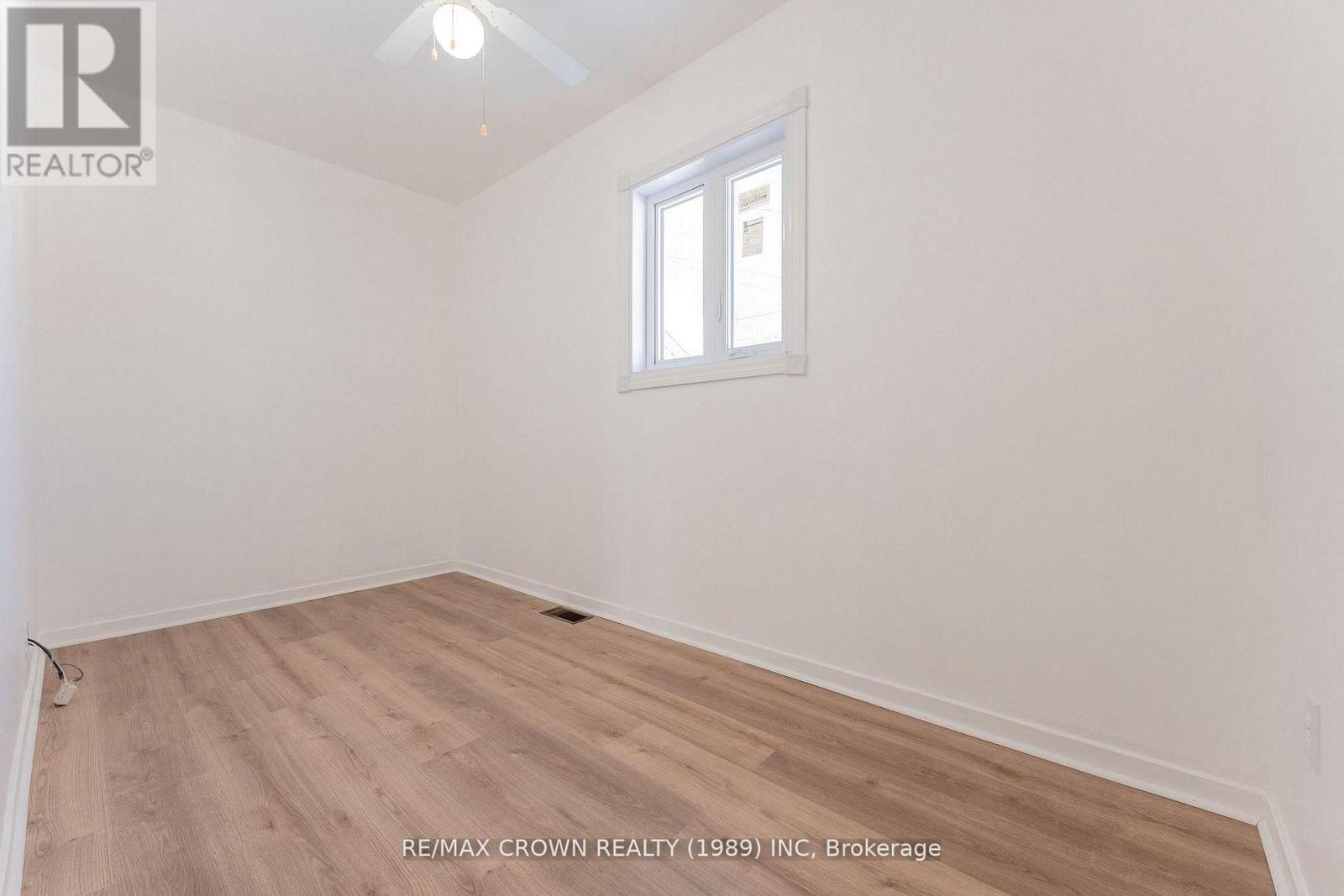 30 Pine Crescent Property Photo 16