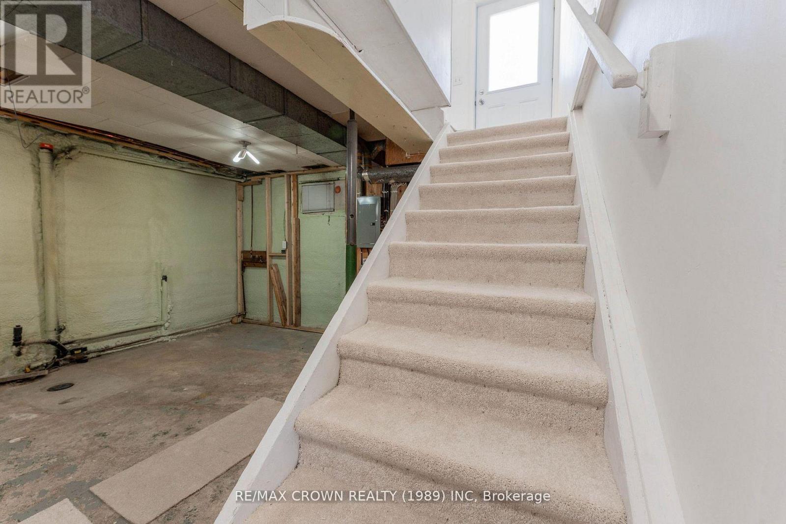 30 Pine Crescent Property Photo 23