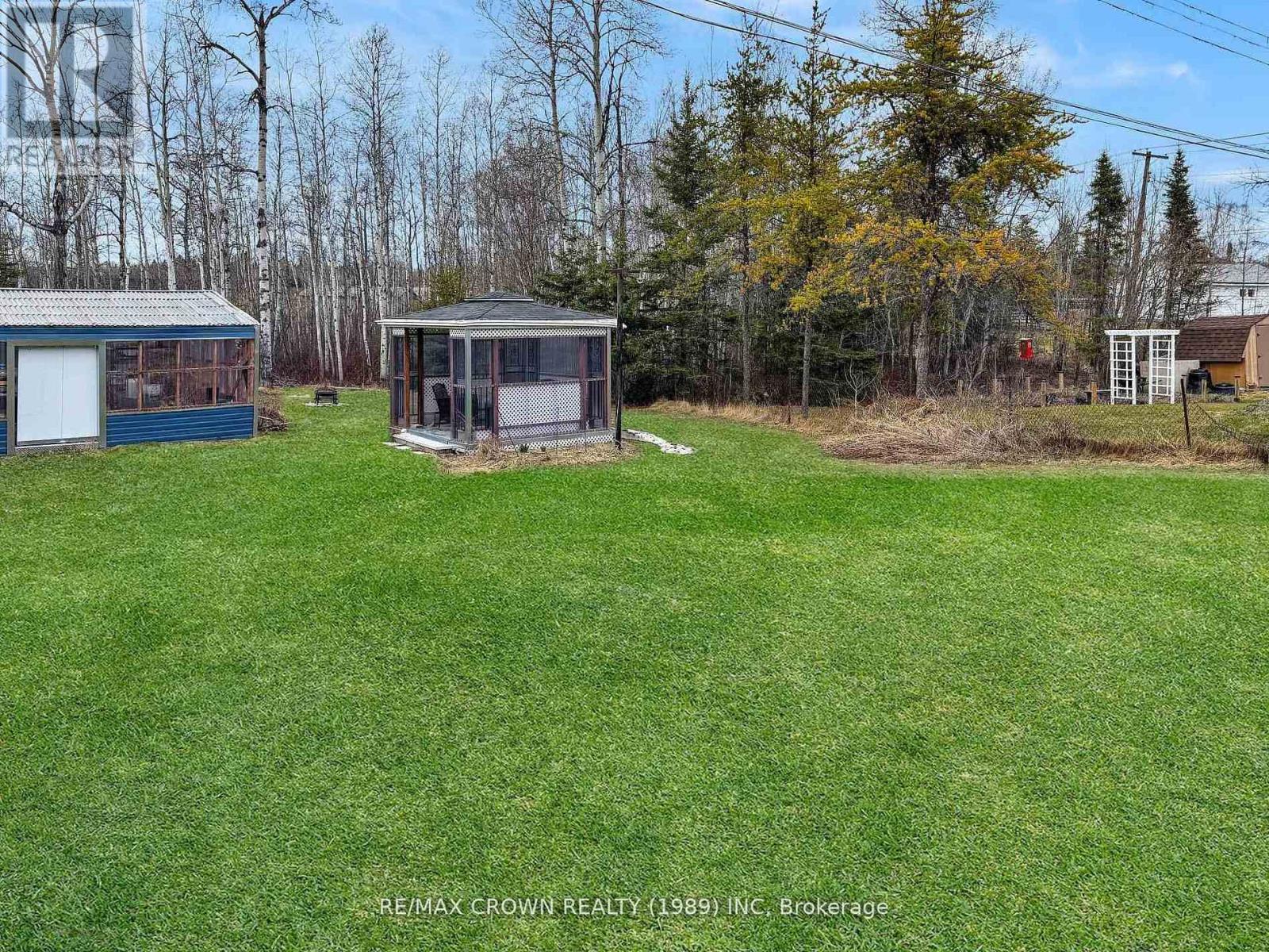 30 Pine Crescent Property Photo 44