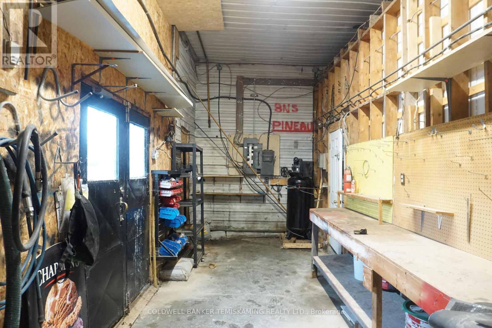 102 King Street Property Photo 14