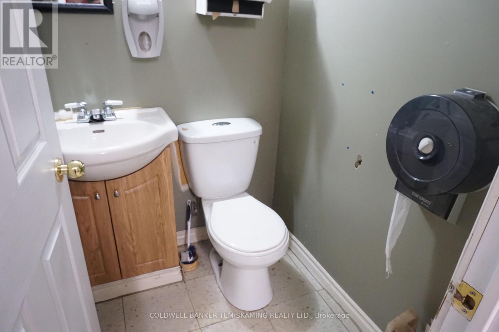 102 King Street Property Photo 47