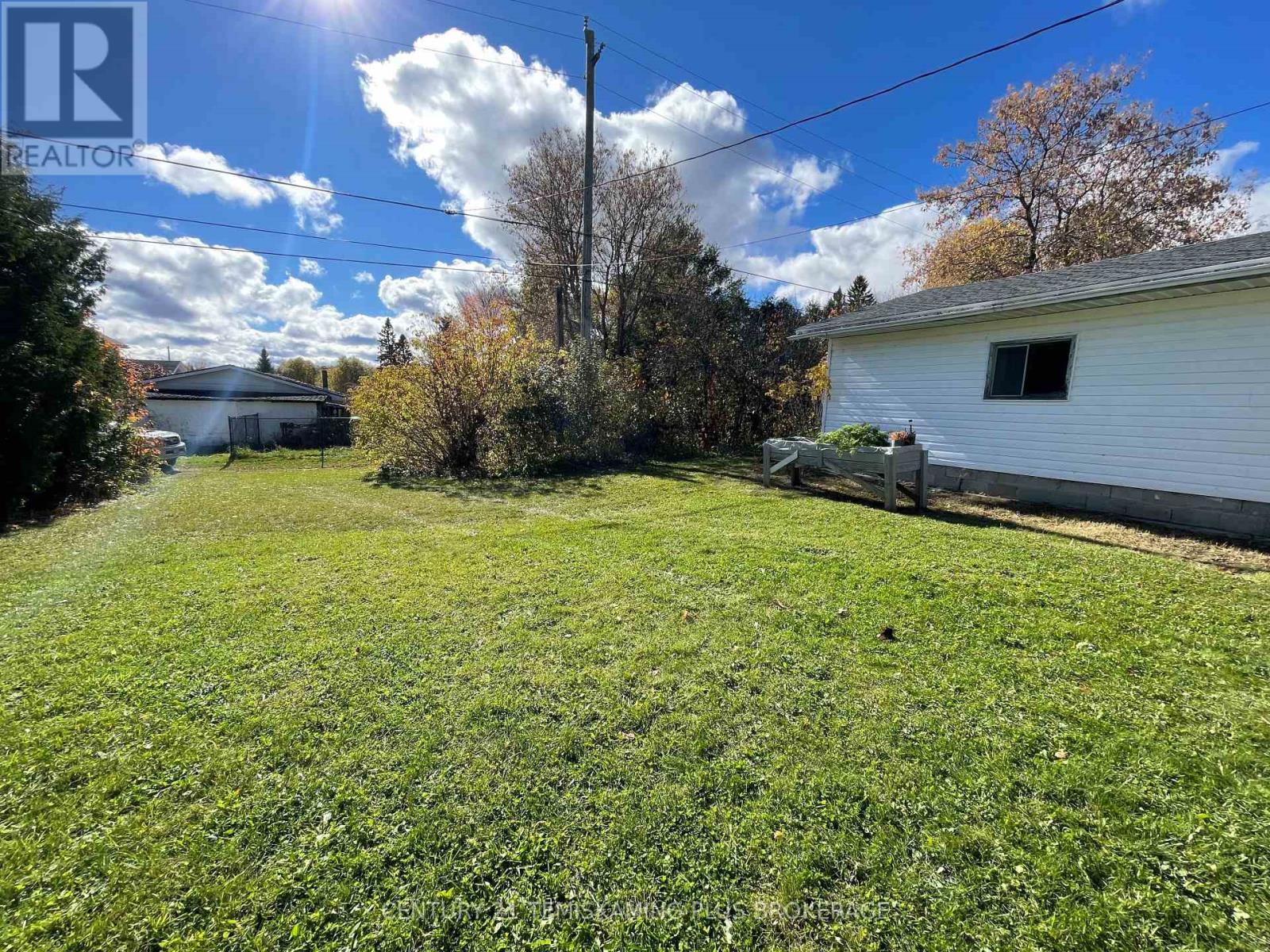 401 Lakeview Avenue S Property Photo 5
