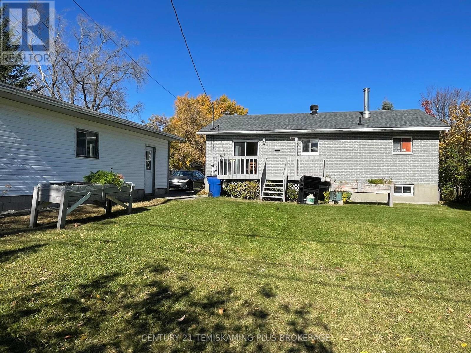 401 Lakeview Avenue S Property Photo 7