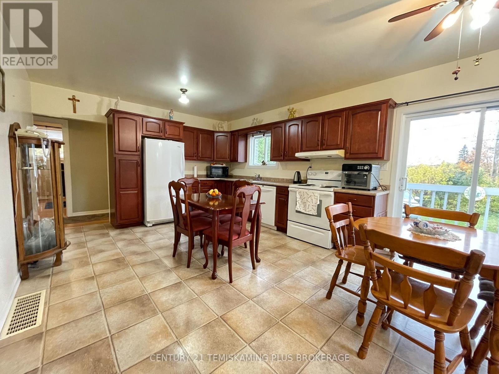 401 Lakeview Avenue S Property Photo 15