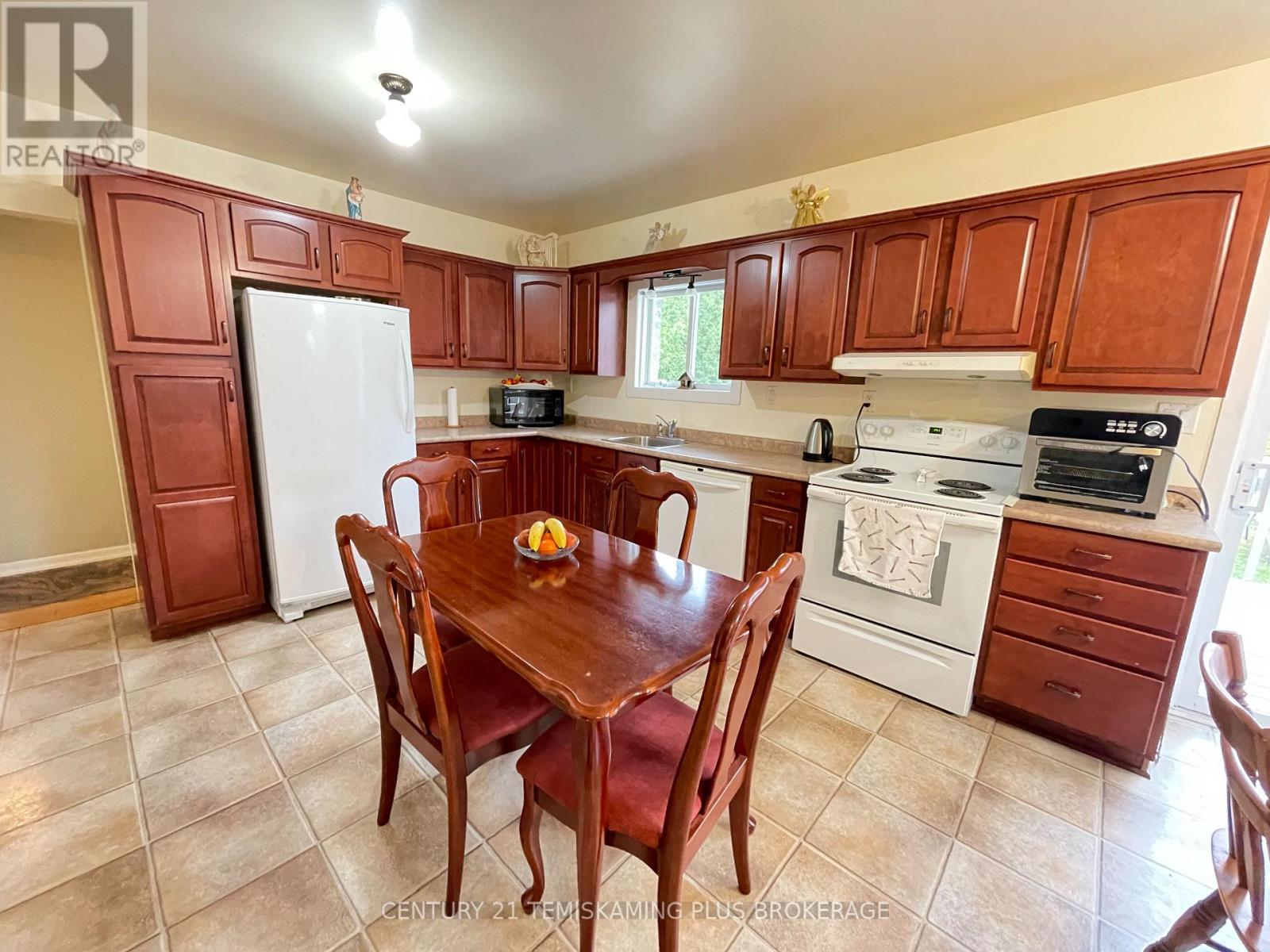 401 Lakeview Avenue S Property Photo 16