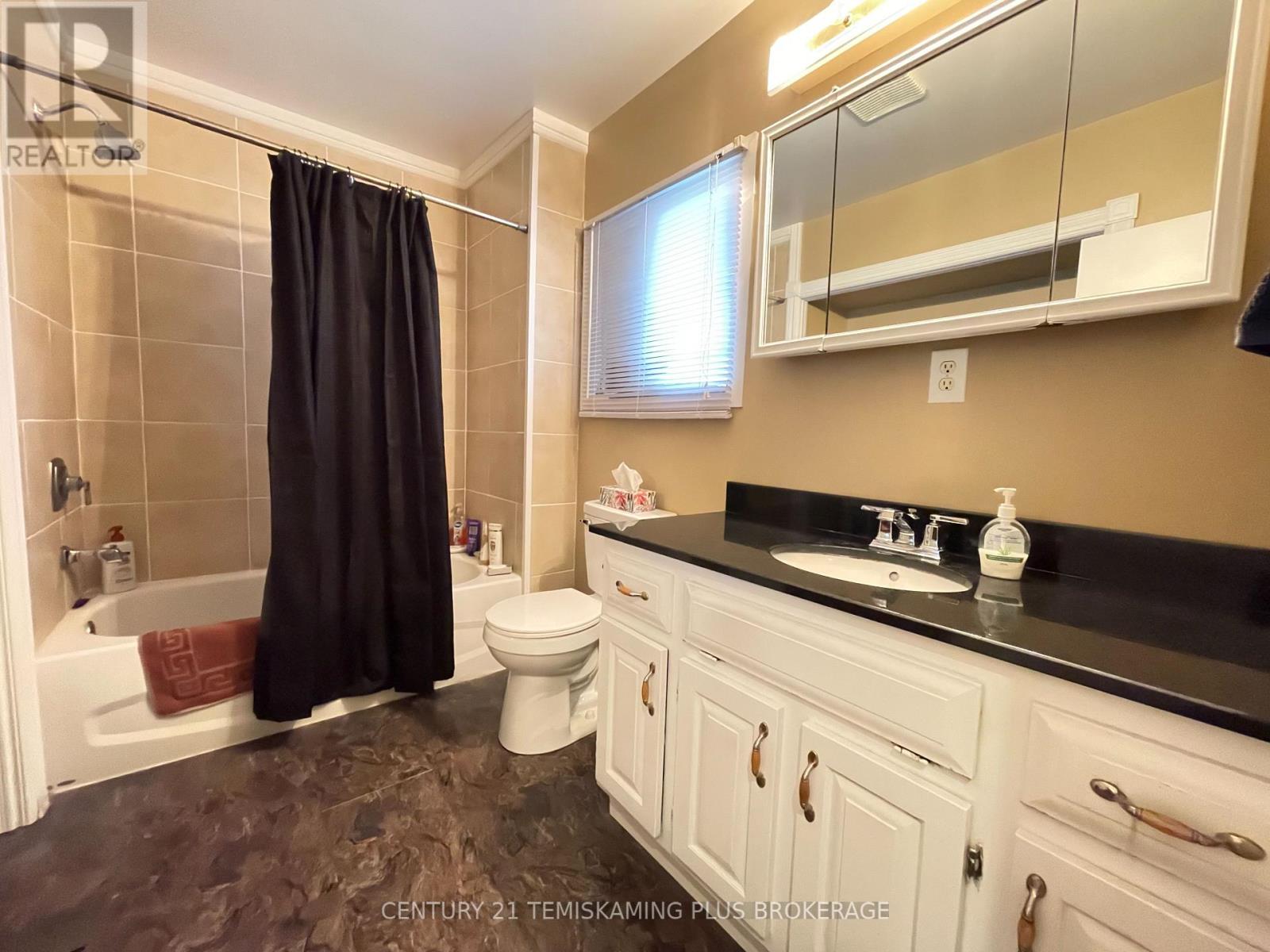 401 Lakeview Avenue S Property Photo 25