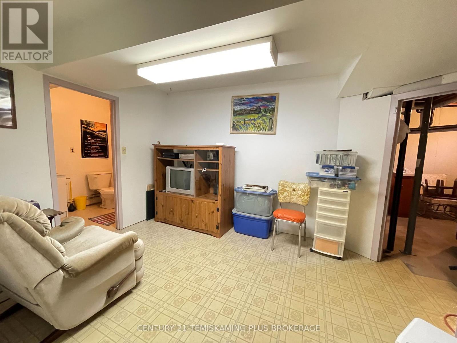 401 Lakeview Avenue S Property Photo 27