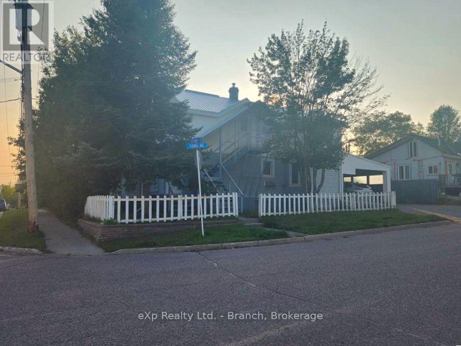 58 Second Street E Property Photo 3