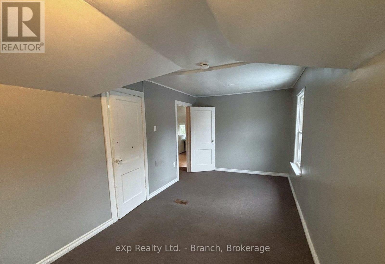 58 Second Street E Property Photo 19