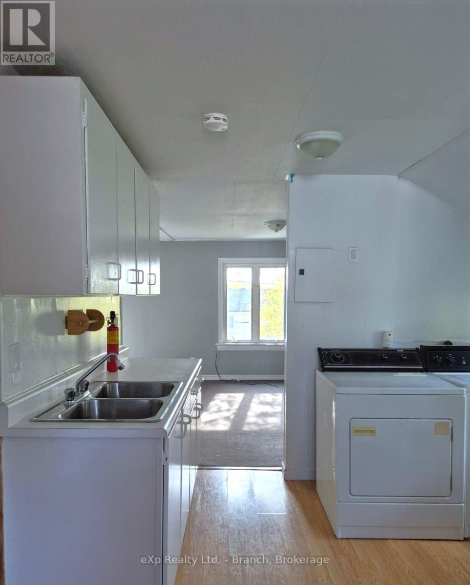 58 Second Street E Property Photo 21
