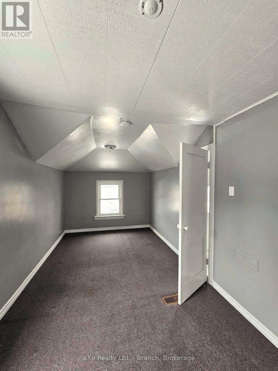 58 Second Street E Property Photo 22