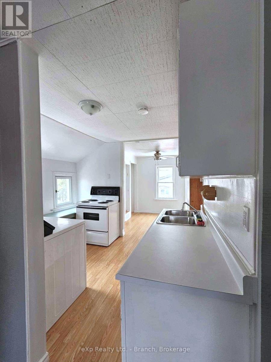 58 Second Street E Property Photo 25