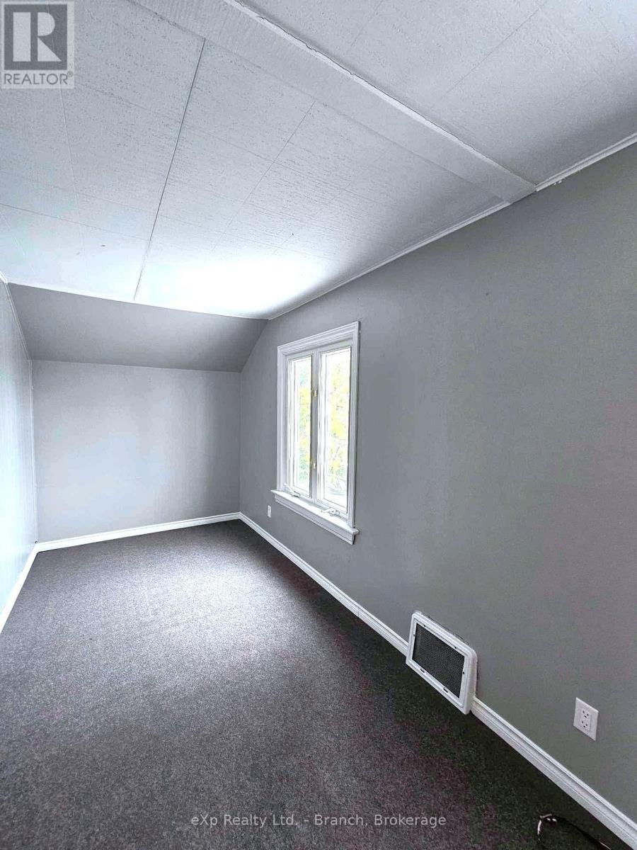 58 Second Street E Property Photo 26