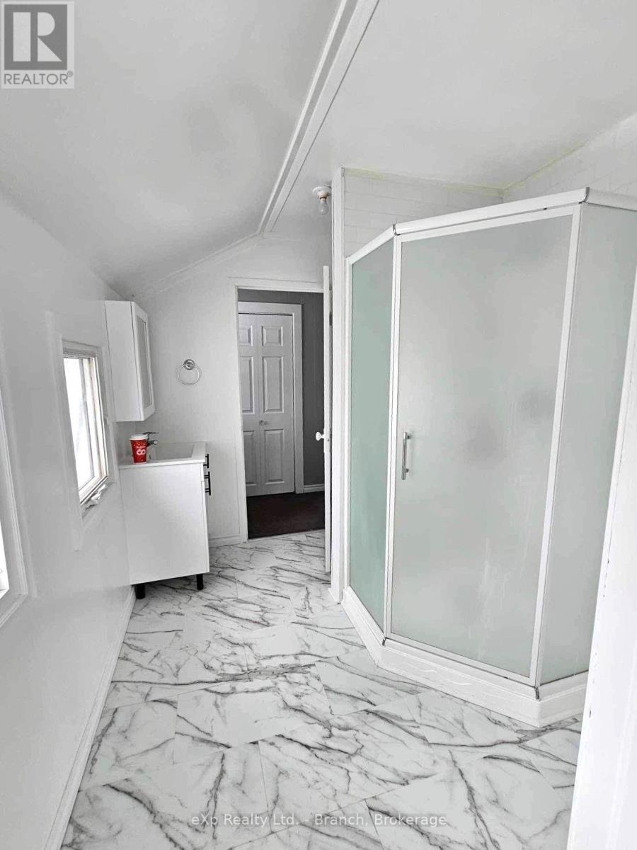 58 Second Street E Property Photo 28