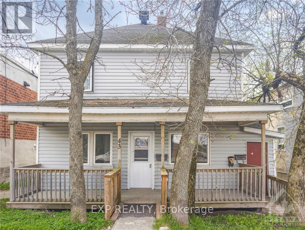 43 Government Road E Property Photo 1