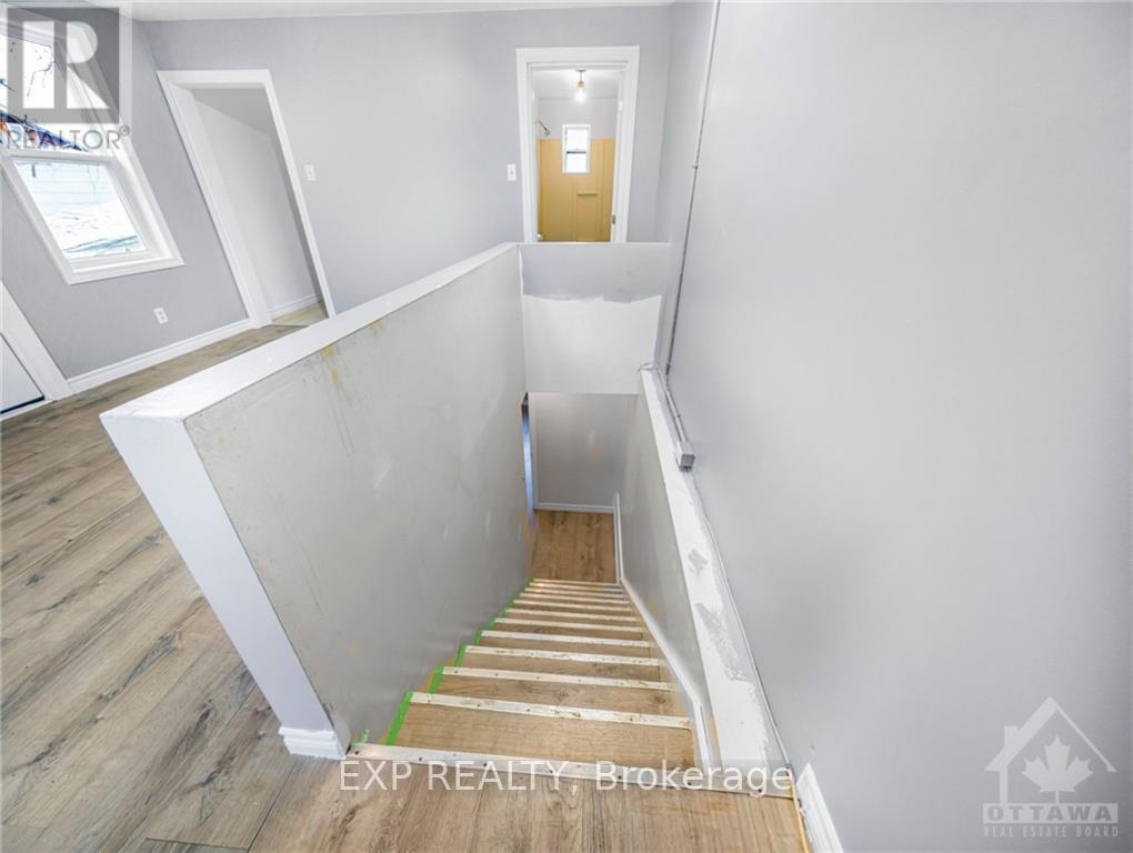 43 Government Road E Property Photo 9