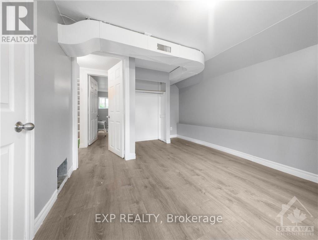43 Government Road E Property Photo 13