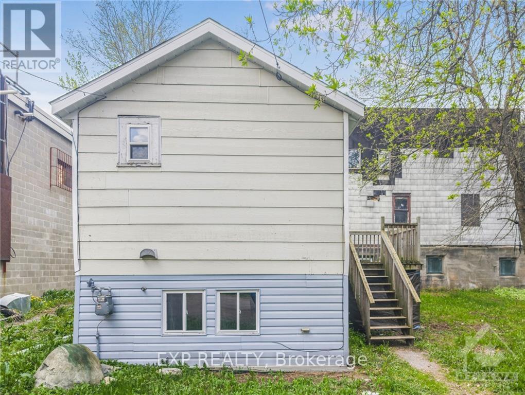 43 Government Road E Property Photo 15