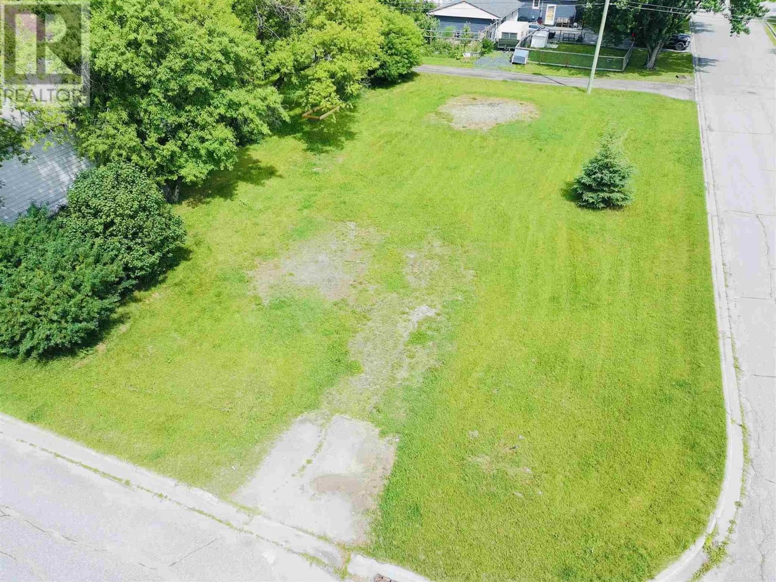 215 Florence ST Property Photo 1