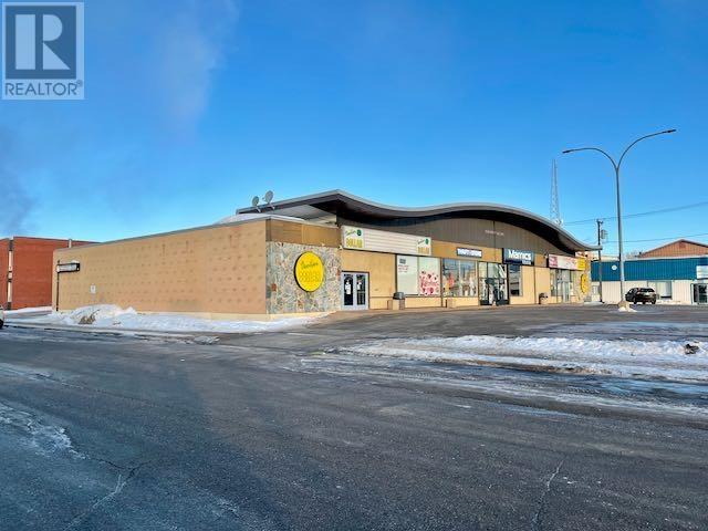 34 Whyte Ave Property Photo 3