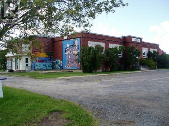 110 Clark St, And #400 - 406 Mackenzie Avenue, Property Photo 1