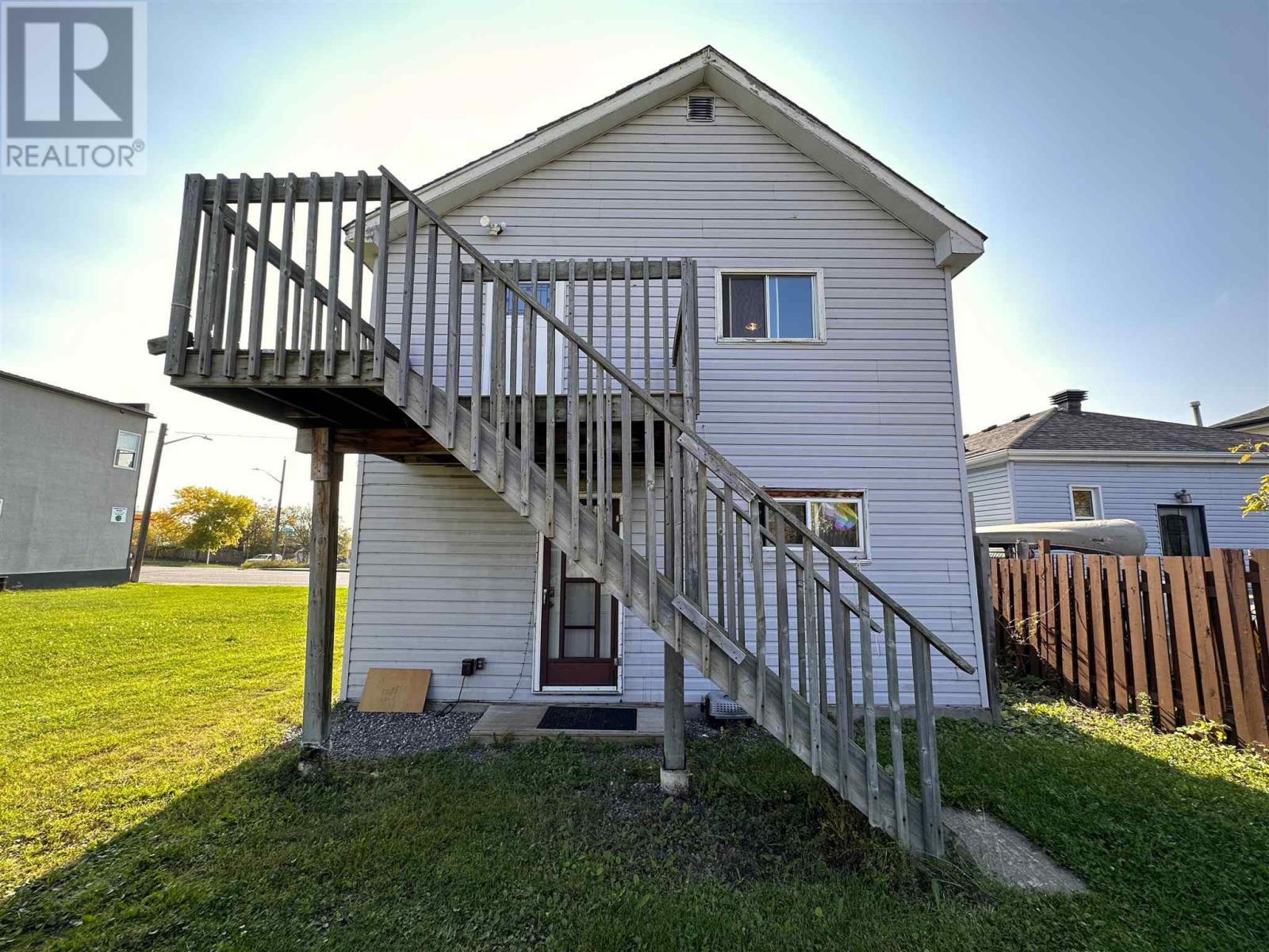 264 Cumberland St N Property Photo 3