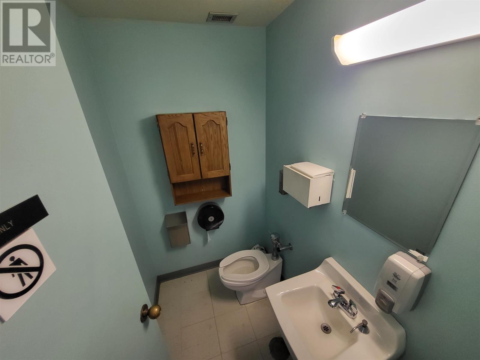 400 Central Ave Property Photo 24