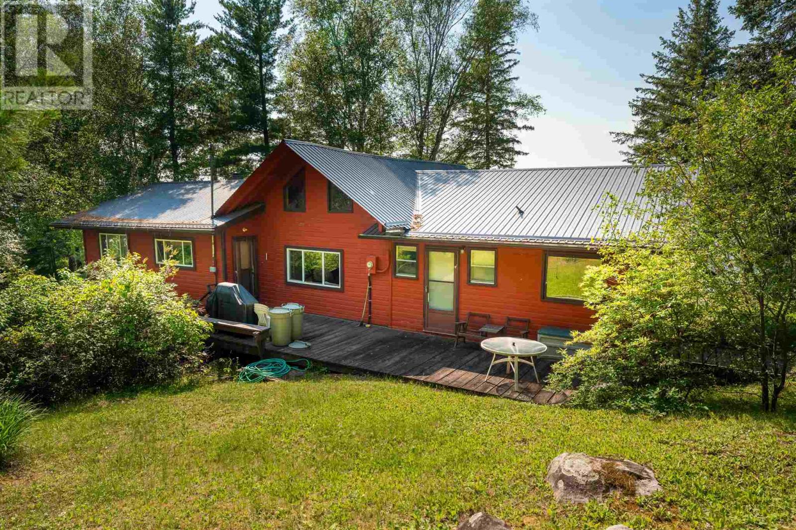 S986 Winnipeg River Property Photo 2