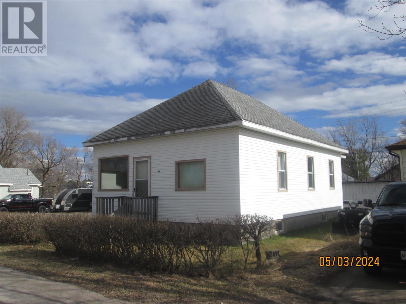 306 Front St Property Photo 2