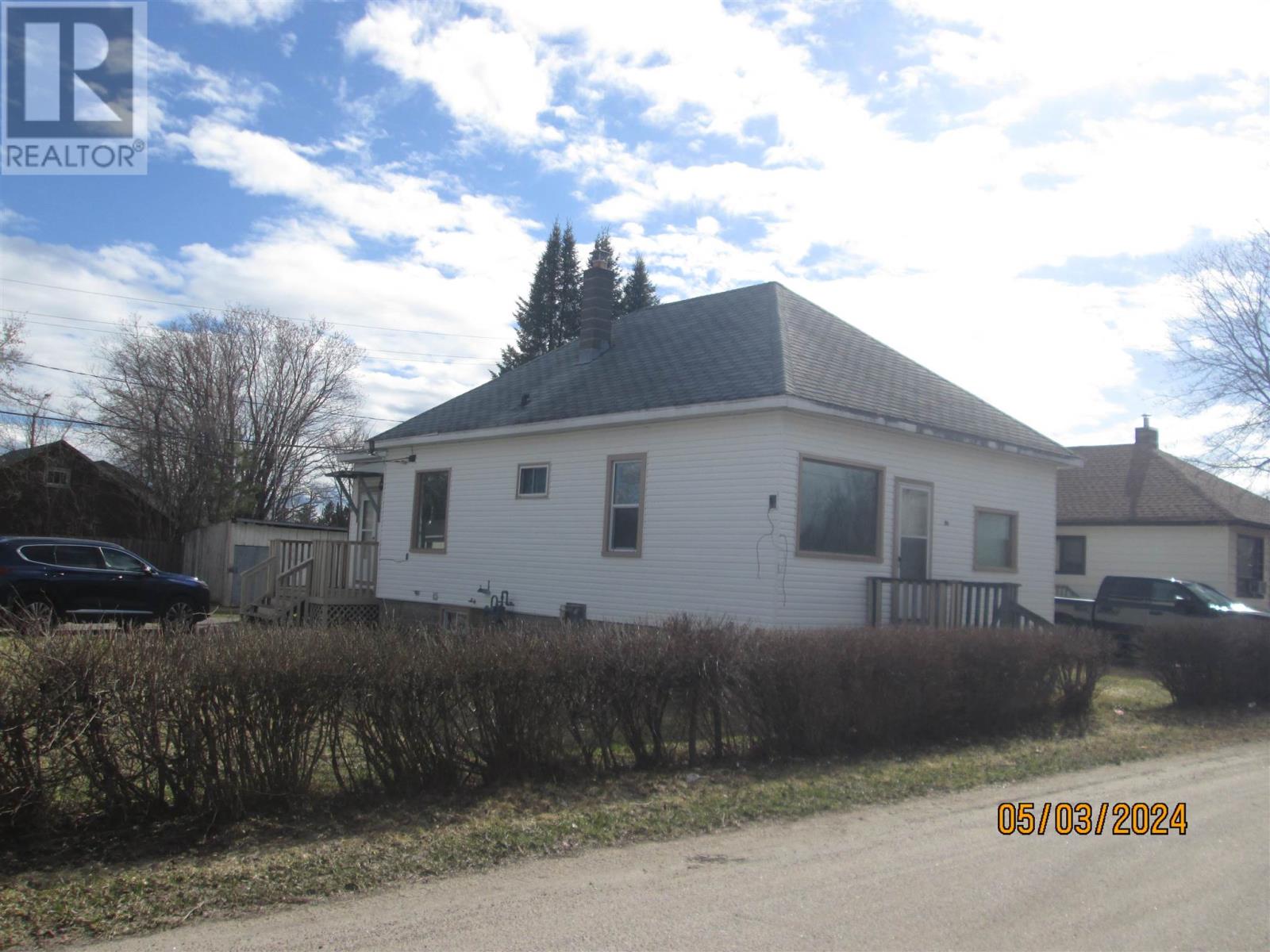 306 Front St Property Photo 3