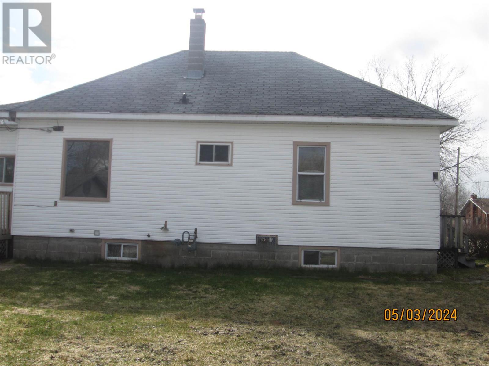 306 Front St Property Photo 4