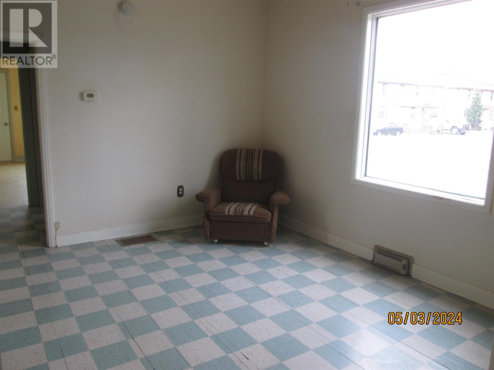 306 Front St Property Photo 8