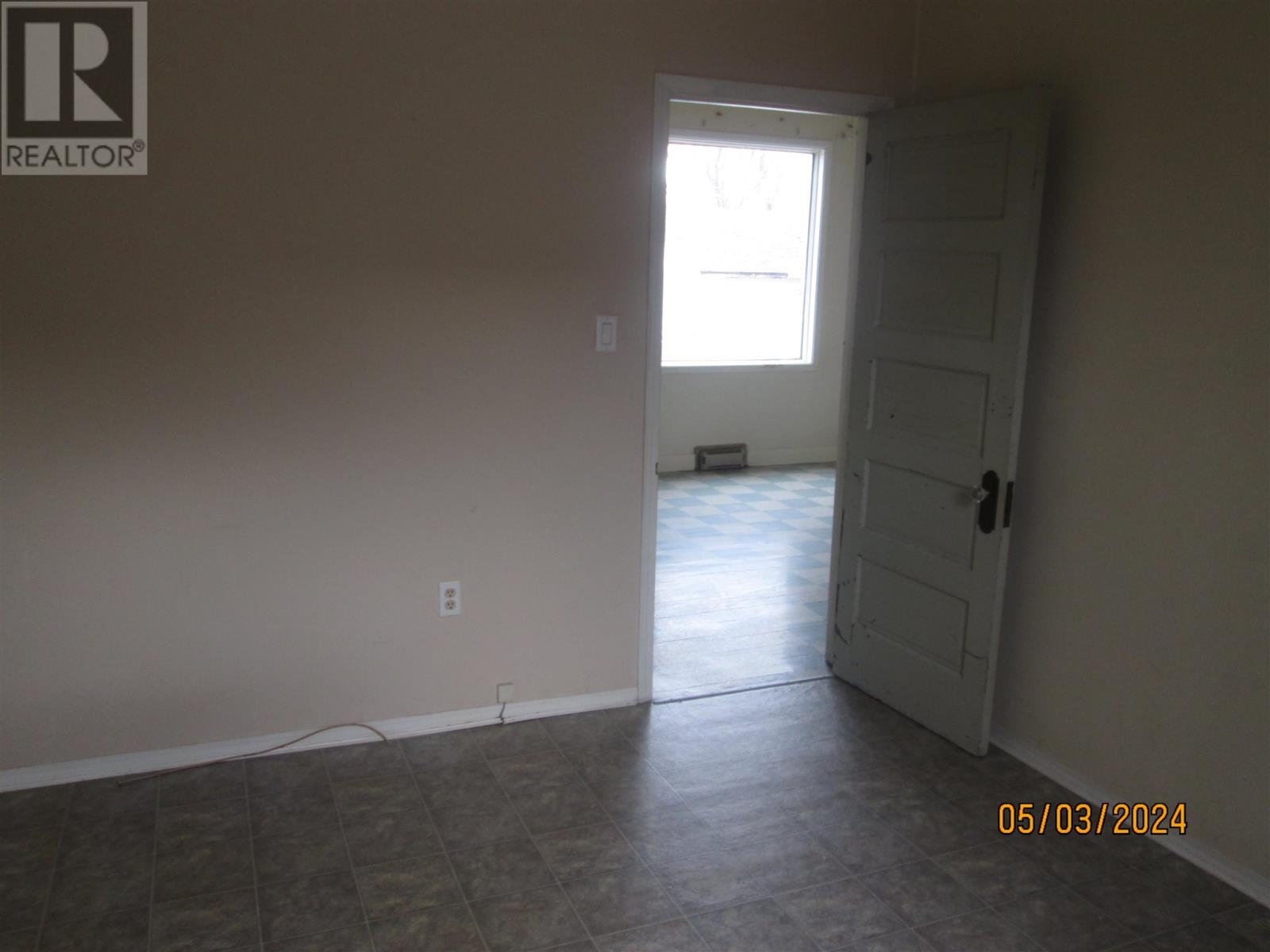 306 Front St Property Photo 13