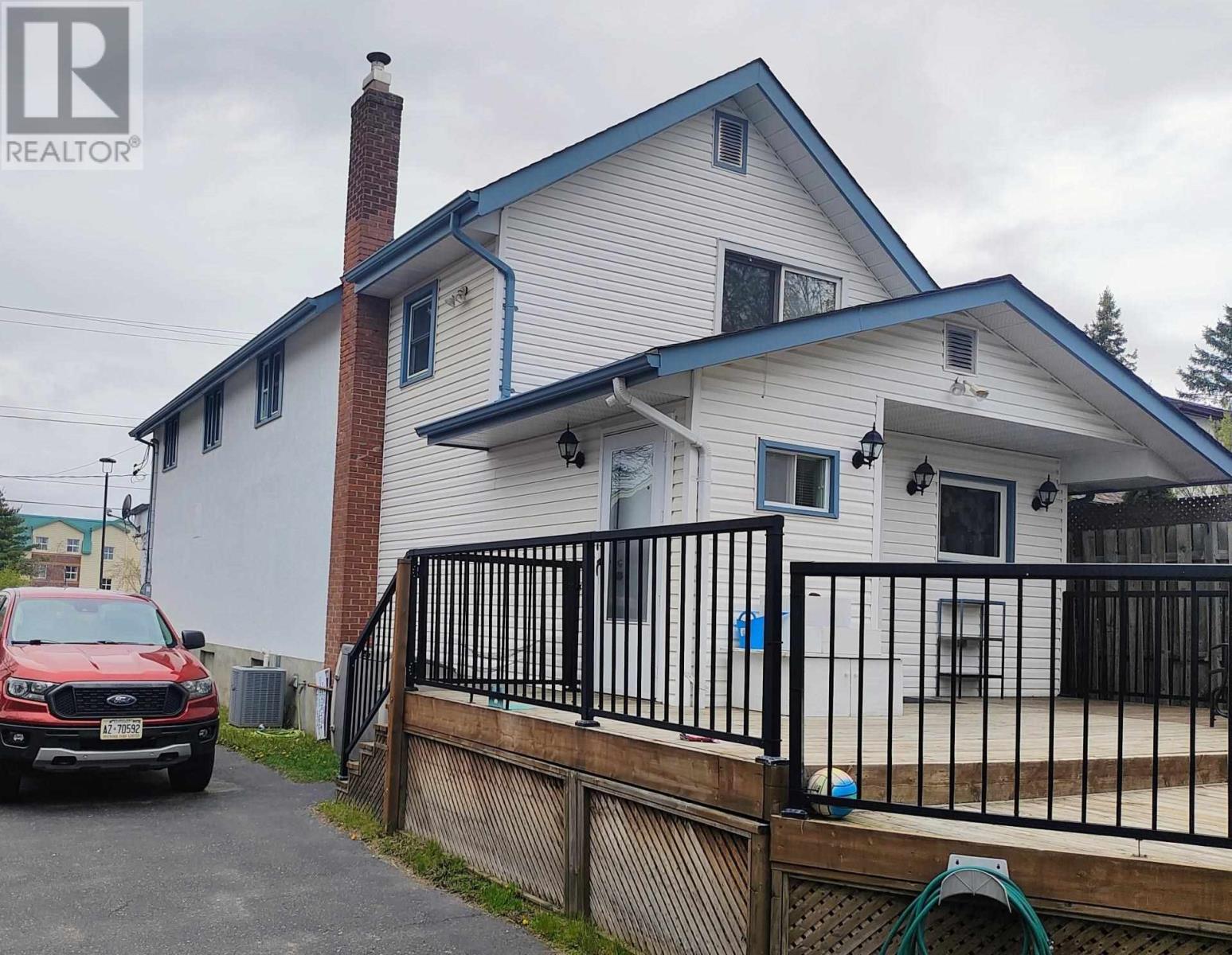 106 Shuniah St Property Photo 3