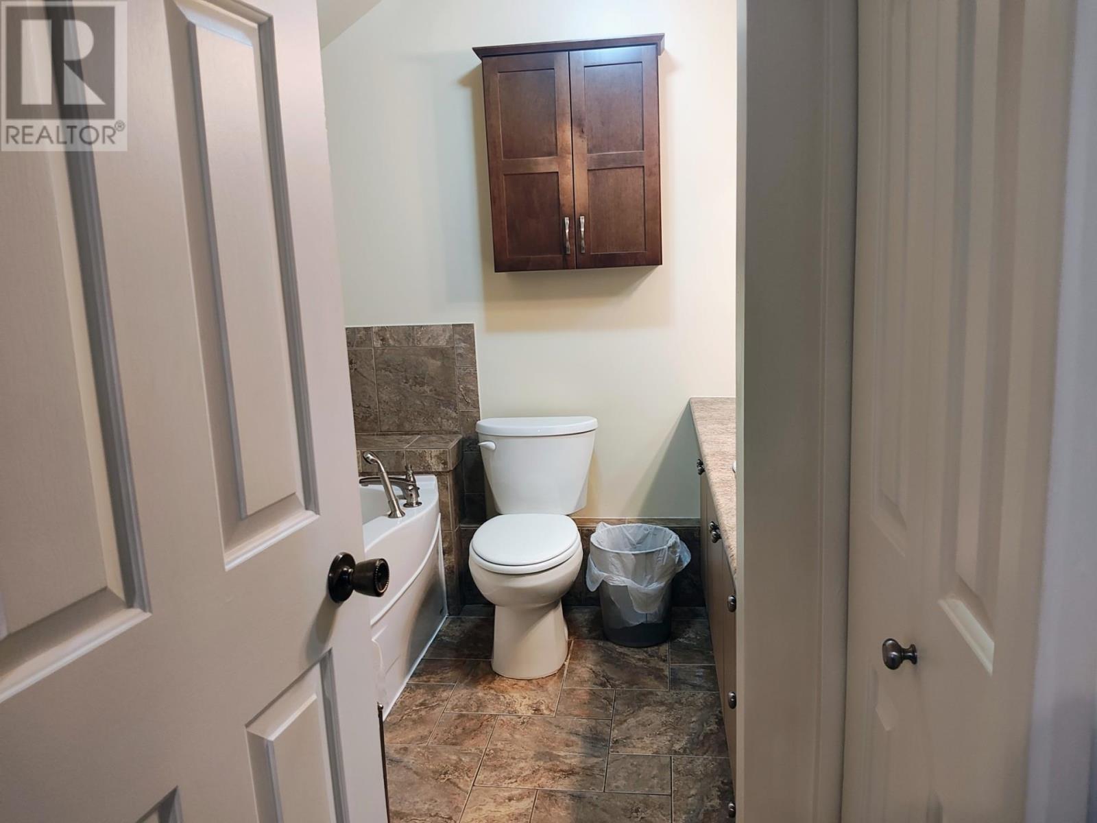 106 Shuniah St Property Photo 10