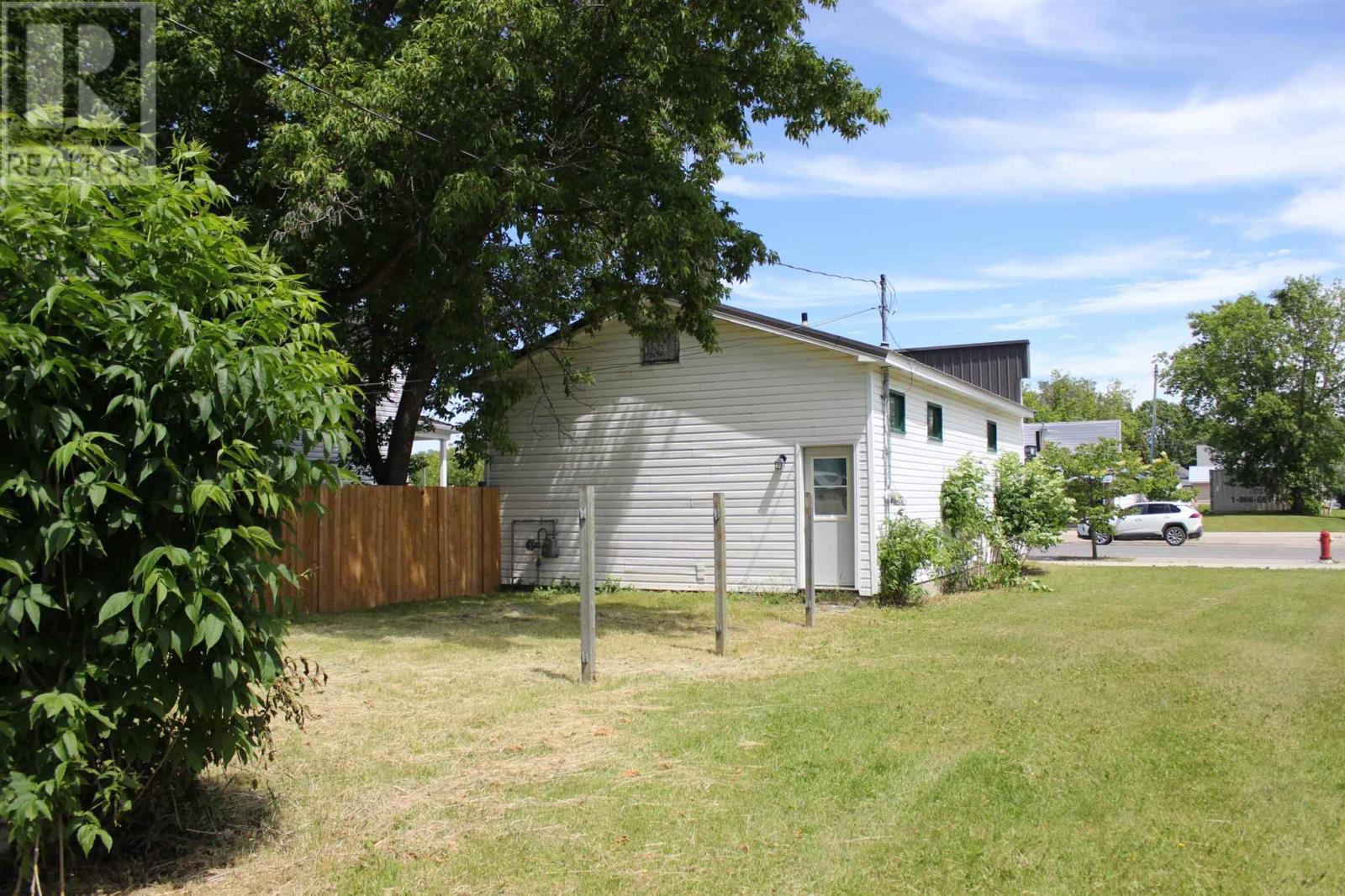 317 Fourth St Property Photo 5