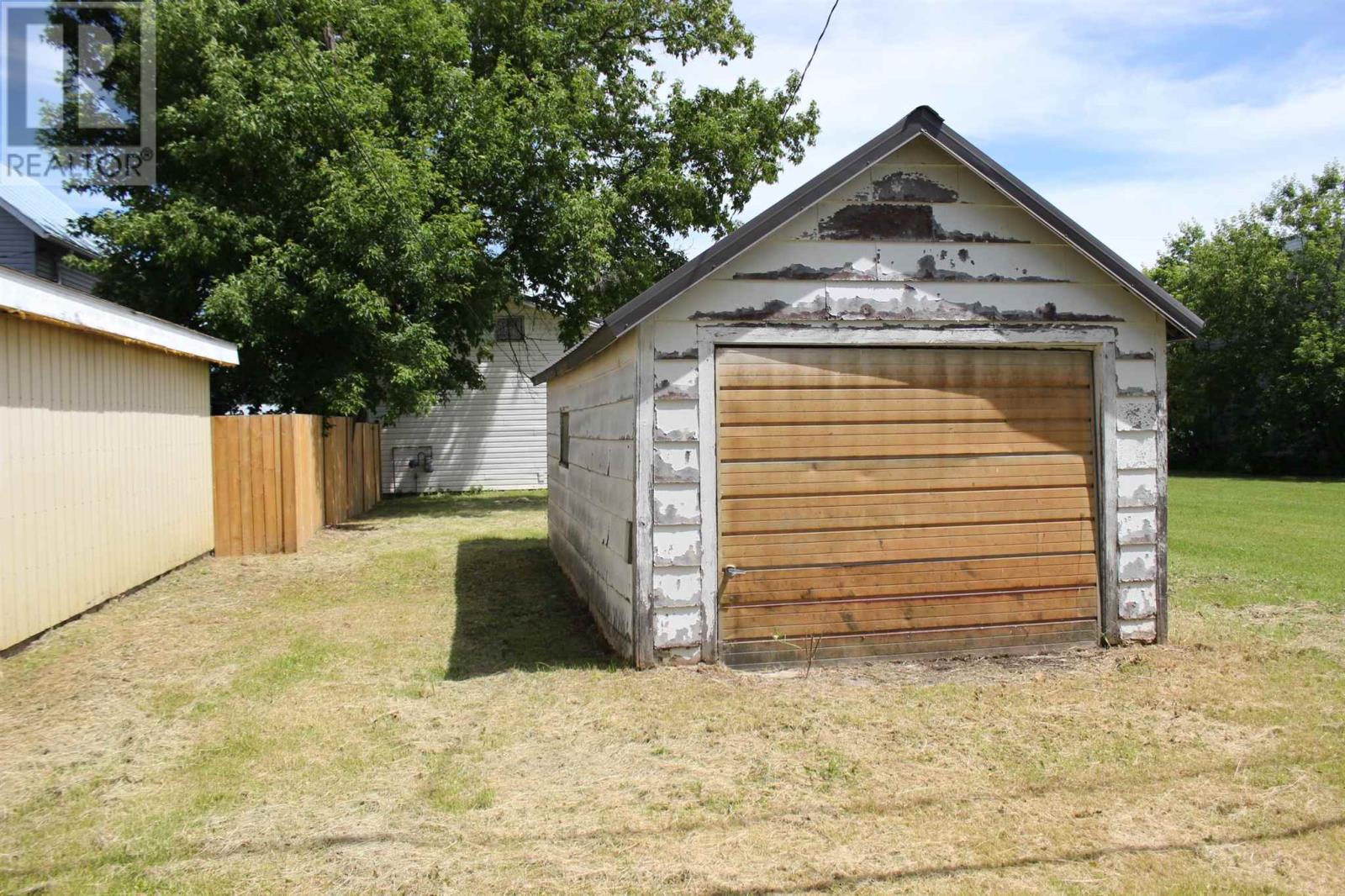 317 Fourth St Property Photo 8
