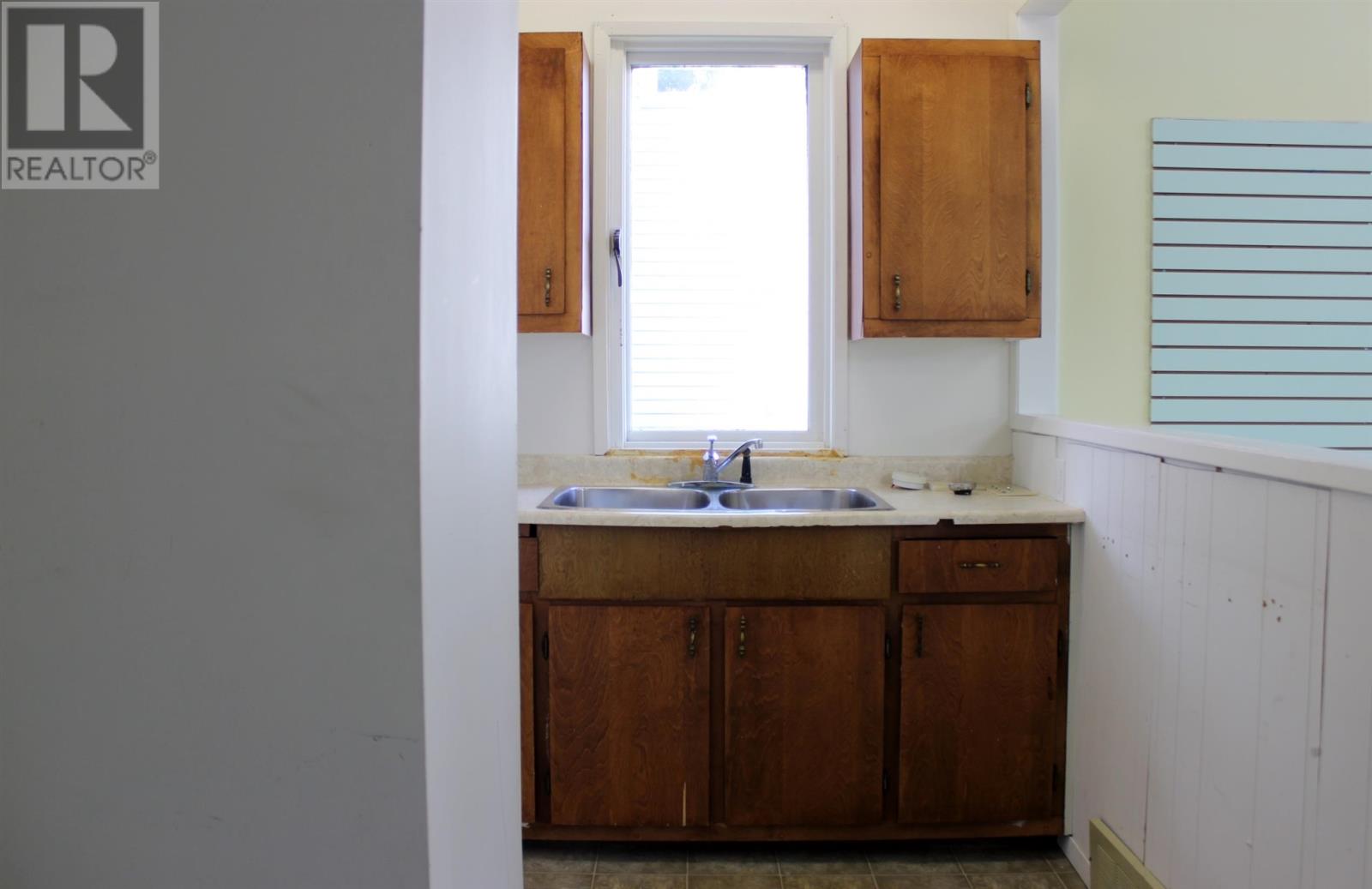317 Fourth St Property Photo 14