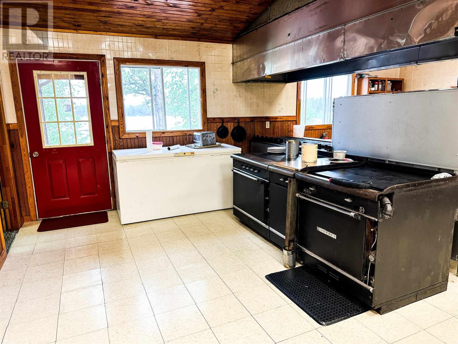 2396 Canada North Lodge Property Photo 28