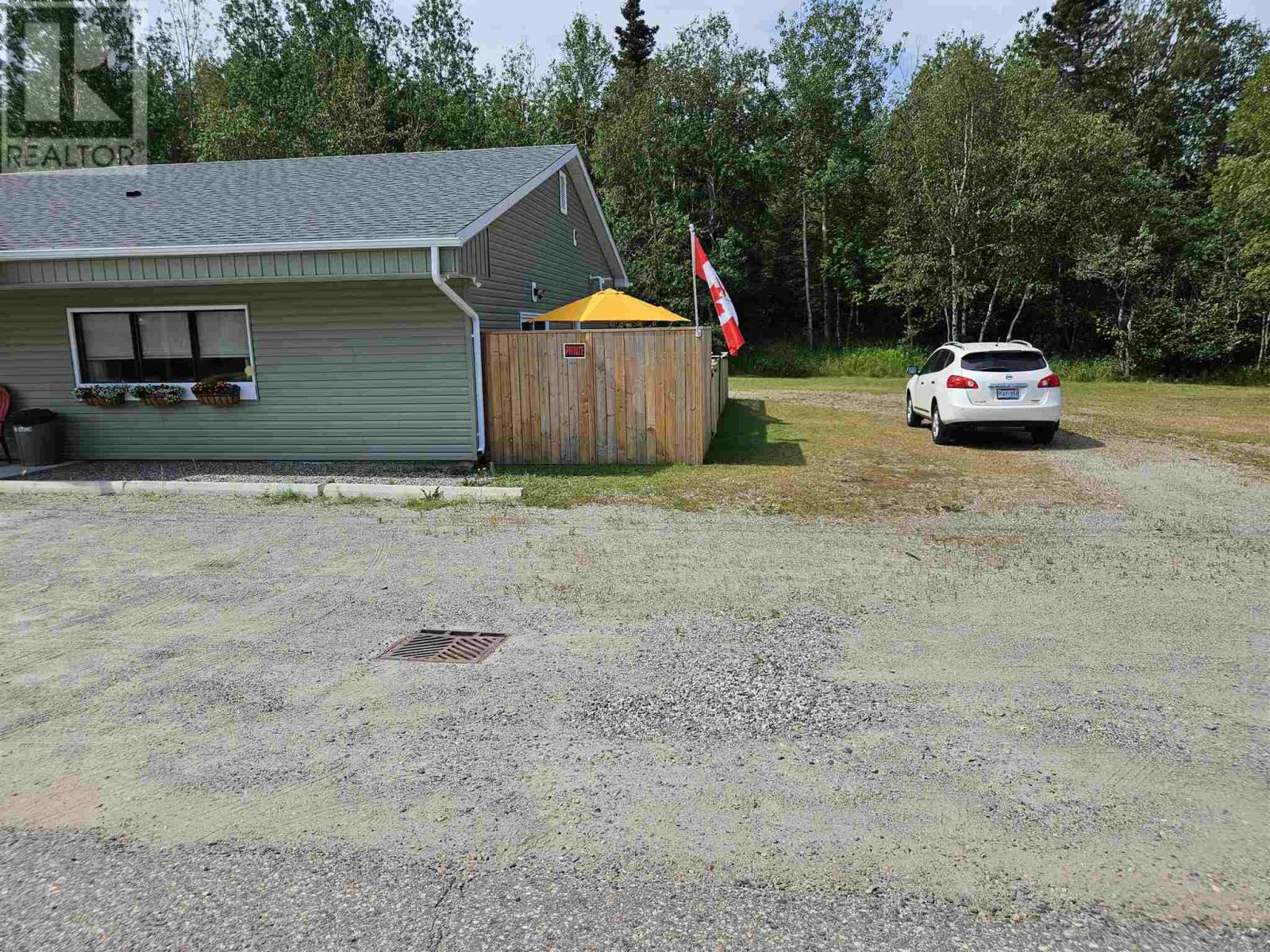 90 Evergreen Dr Property Photo 2