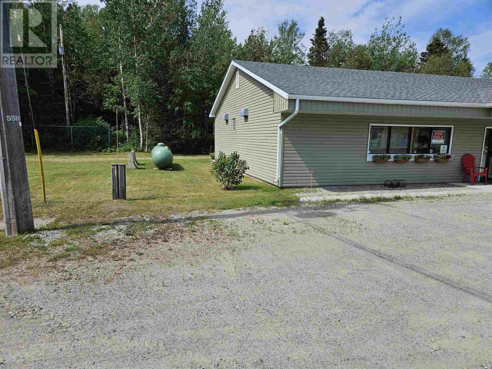 90 Evergreen Dr Property Photo 3