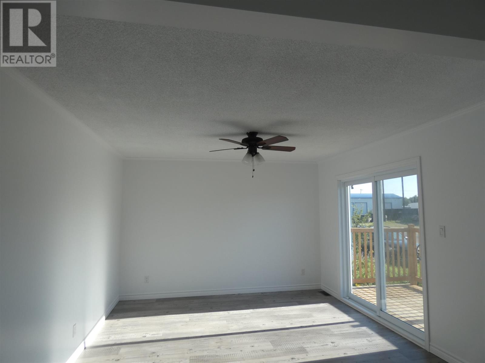 101 Keewatin St Property Photo 7