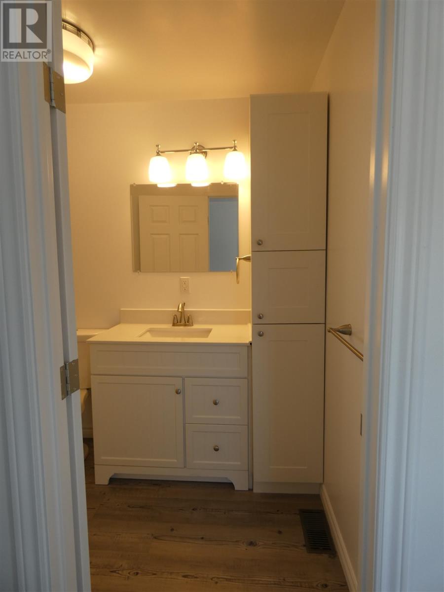 101 Keewatin St Property Photo 17