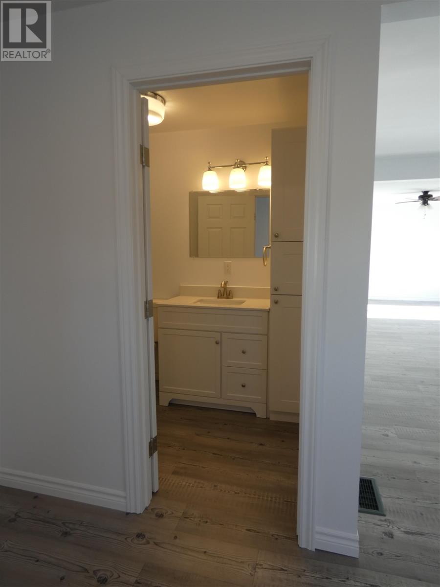 101 Keewatin St Property Photo 18
