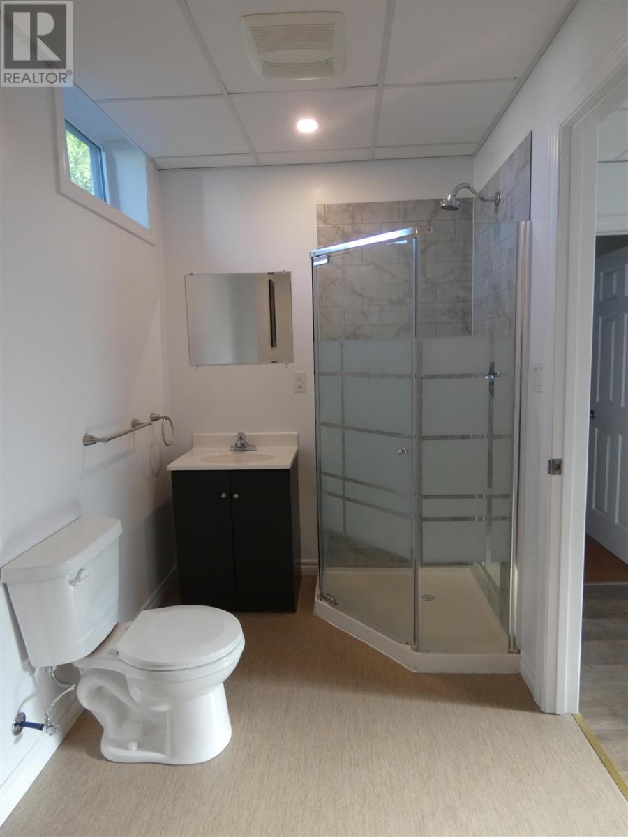 101 Keewatin St Property Photo 23