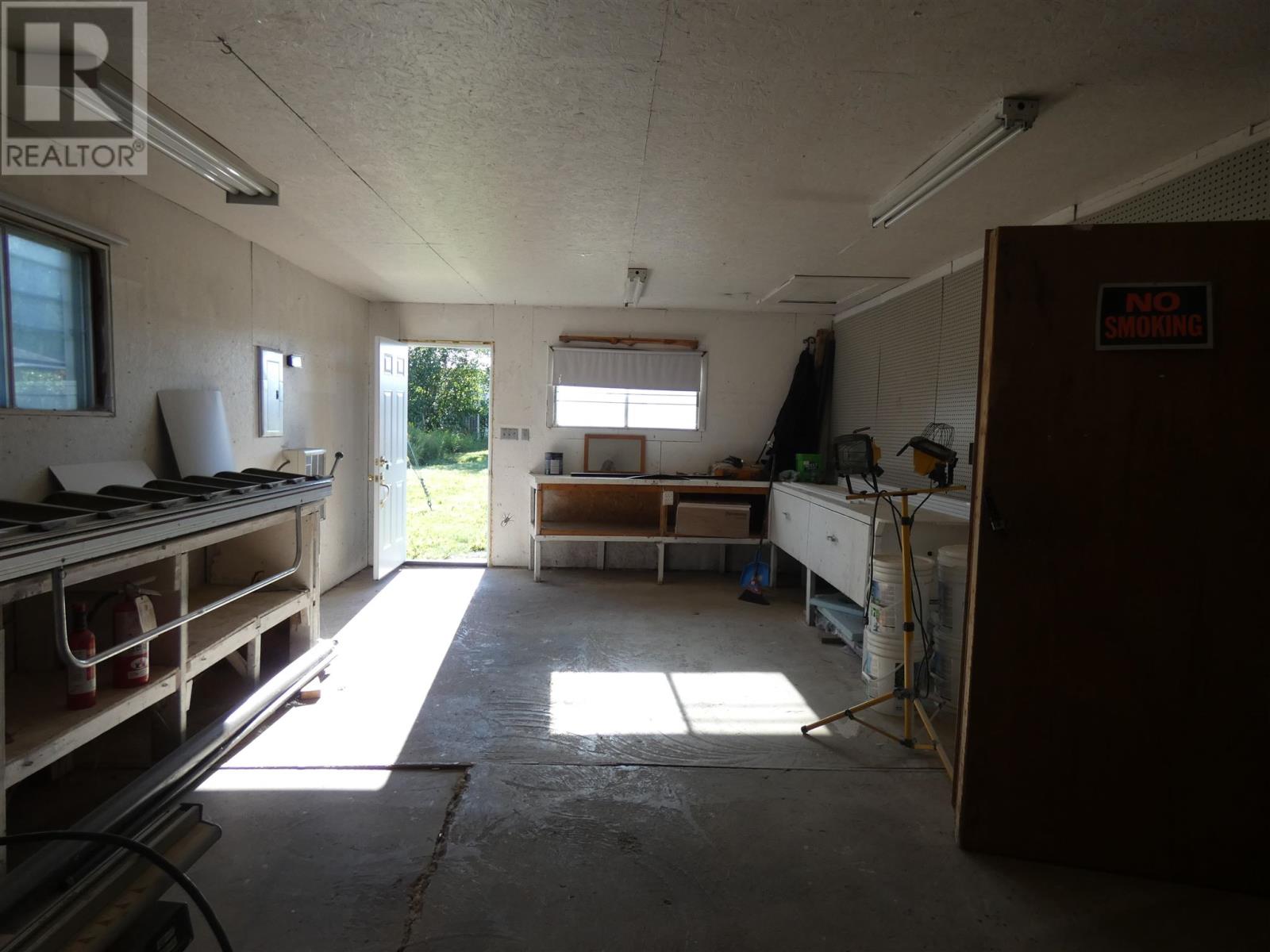 101 Keewatin St Property Photo 32