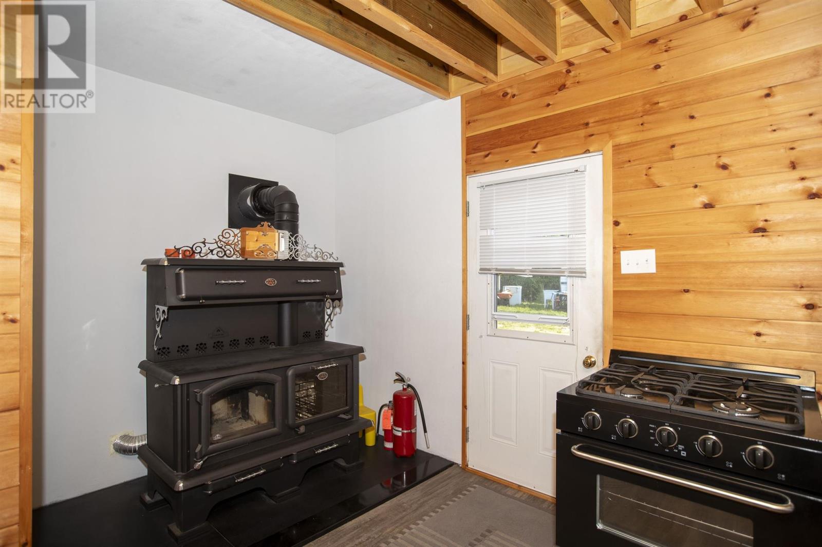 00 Athelstane Lake Rd Property Photo 11
