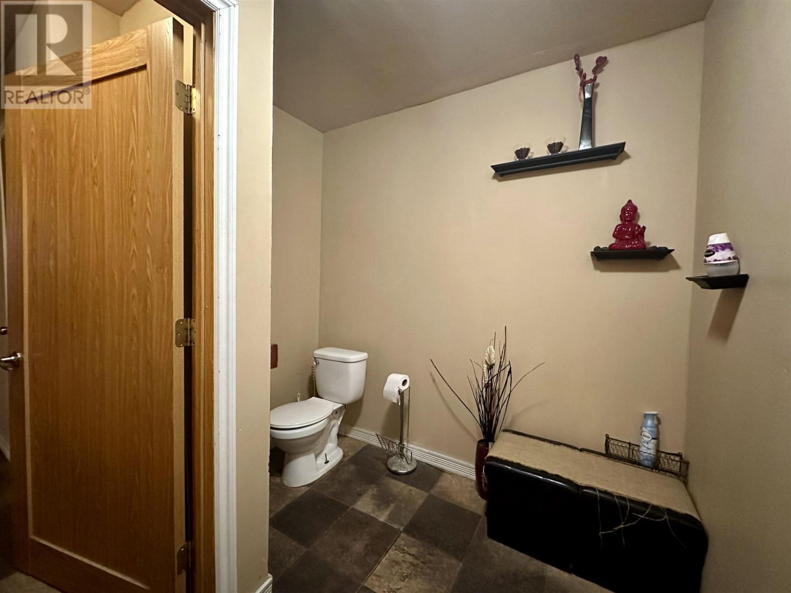 122 Scott St Property Photo 7