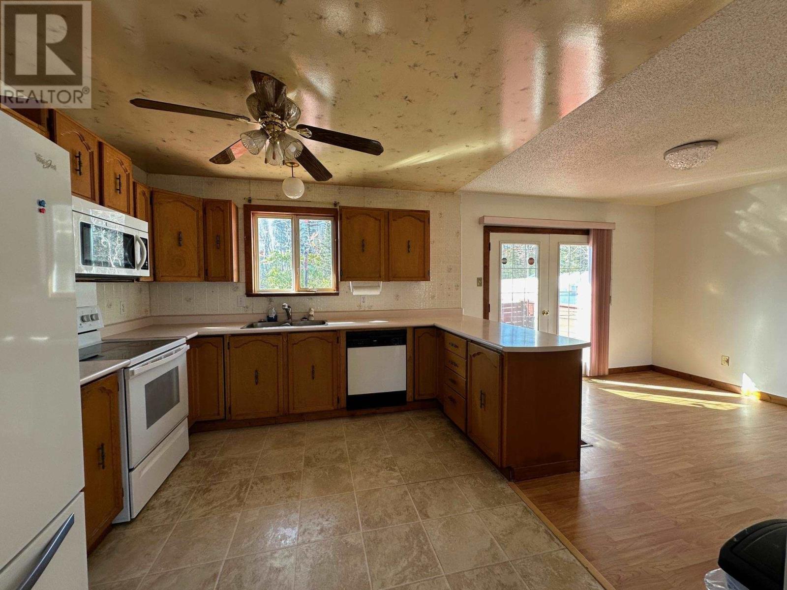 4 Eastgrove Cres Property Photo 5
