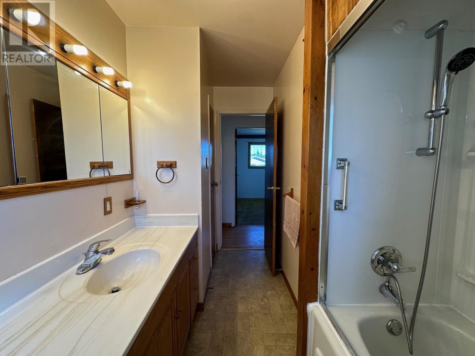 4 Eastgrove Cres Property Photo 17
